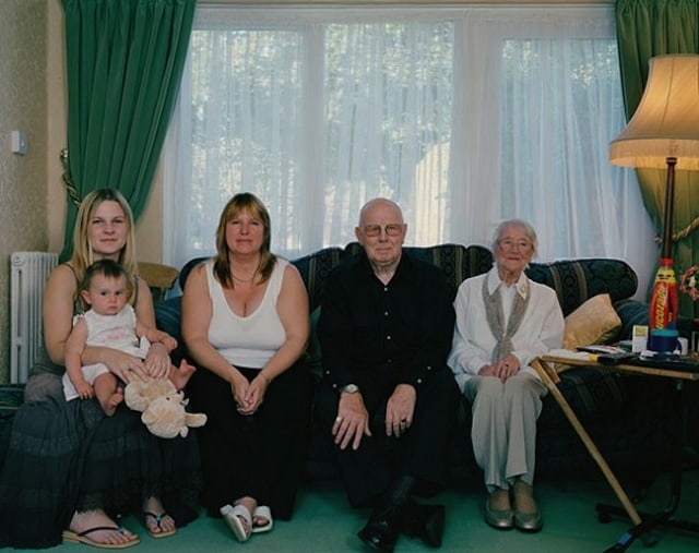 families_with_5_generations_in_1_photo_by_julian_germain_2014_04