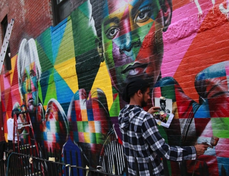 colorful_mural_of_basquiat_and_andy_warhol_by_eduardo_kobra_in_brooklyn_nyc_2014_04