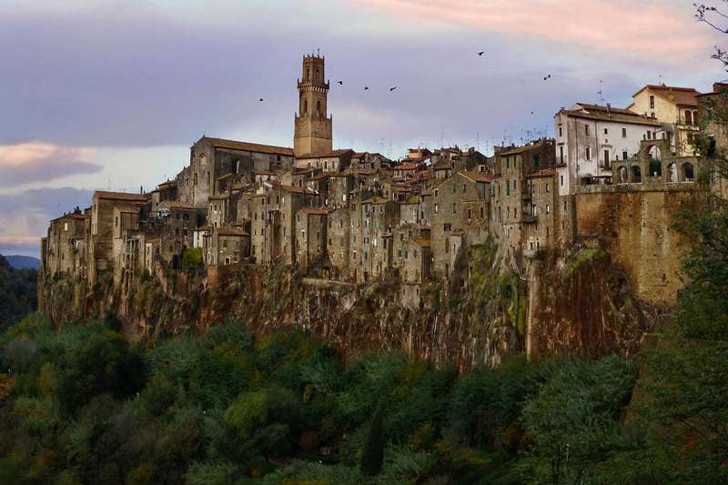 pitigliano grosseto italy top 15 most stunning cliff side towns and villages 