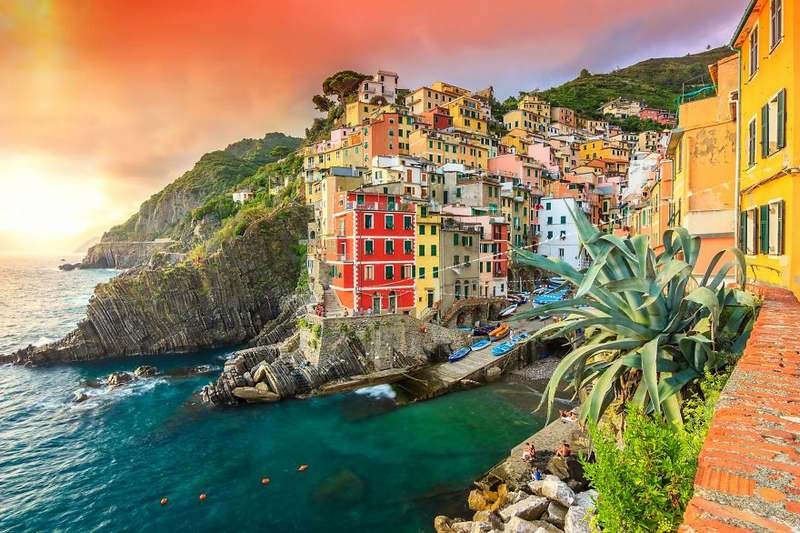 riomaggiore italy top 15 most stunning cliff side towns and villages 