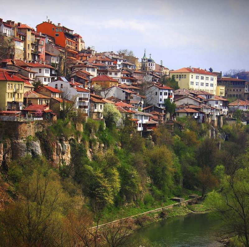 veliko tarnovo bulgaria top 15 most stunning cliff side towns and villages 