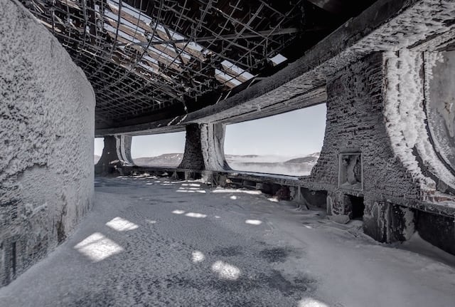 abandonned-soviet-buildings-by-rebecca-litchfield2