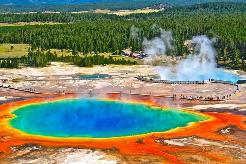 source: heidrun homburg {link: http://500px.com/photo/83814177/grand-prismatic-spring-by-heidrun-homburg?from=user}