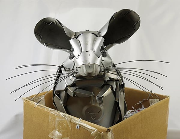 hubcap-sculpture-mouse