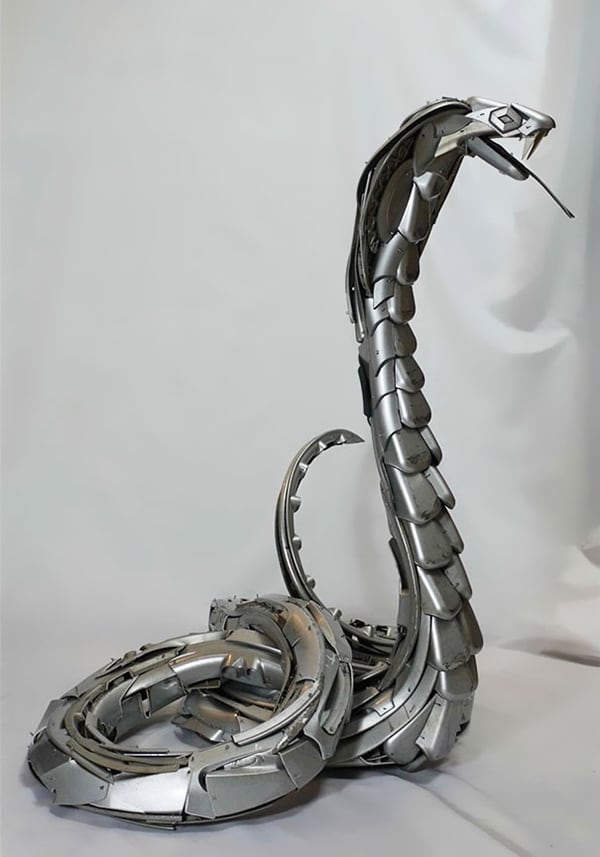 hubcap-sculpture-snake