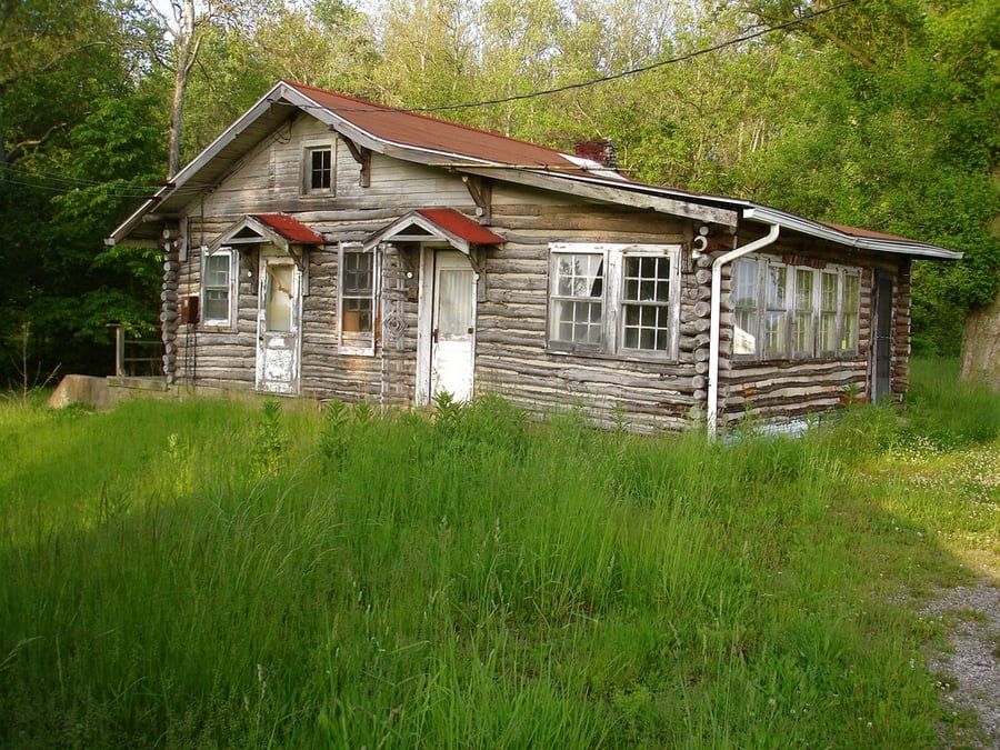 the-most-beautiful-abandoned-cabins-waiting-for-owners-to-come-33