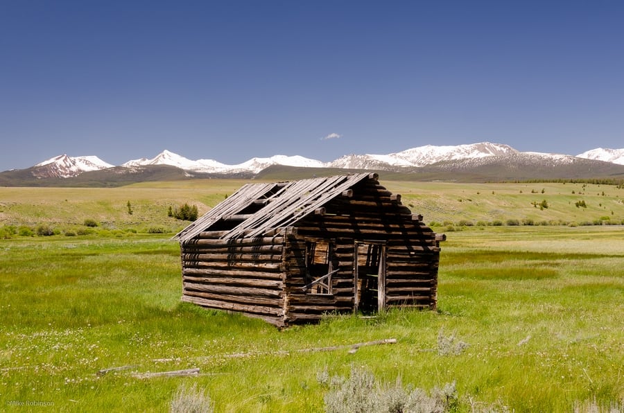 the-most-beautiful-abandoned-cabins-waiting-for-owners-to-come-35