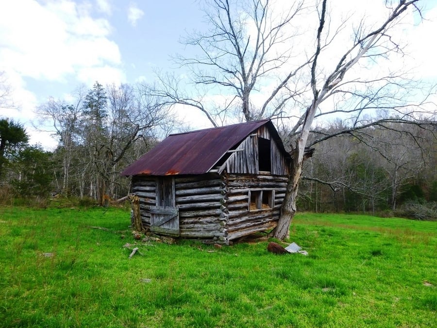 the-most-beautiful-abandoned-cabins-waiting-for-owners-to-come-6