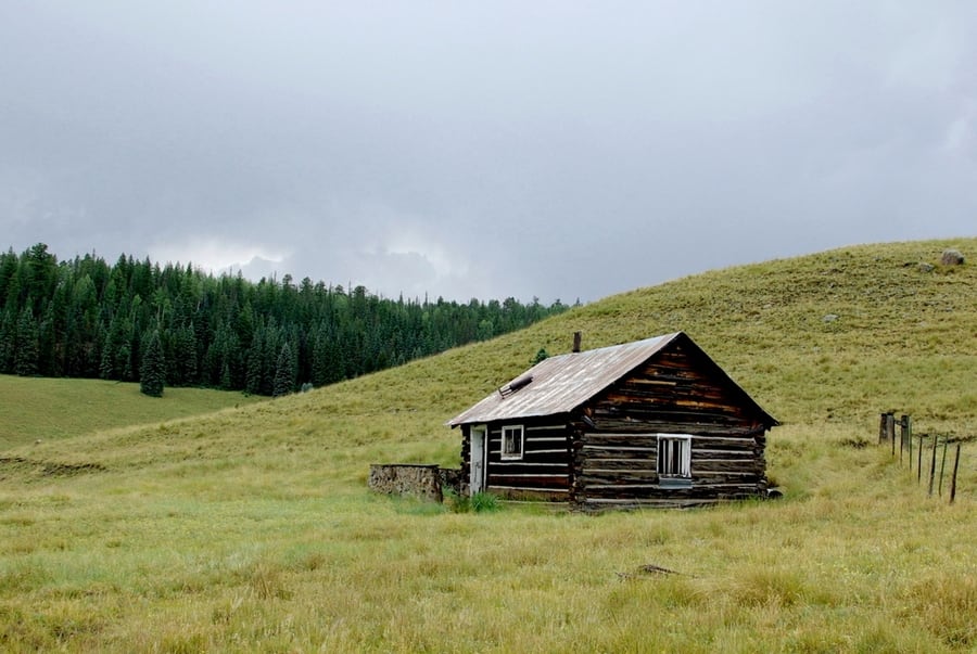 the-most-beautiful-abandoned-cabins-waiting-for-owners-to-come-8