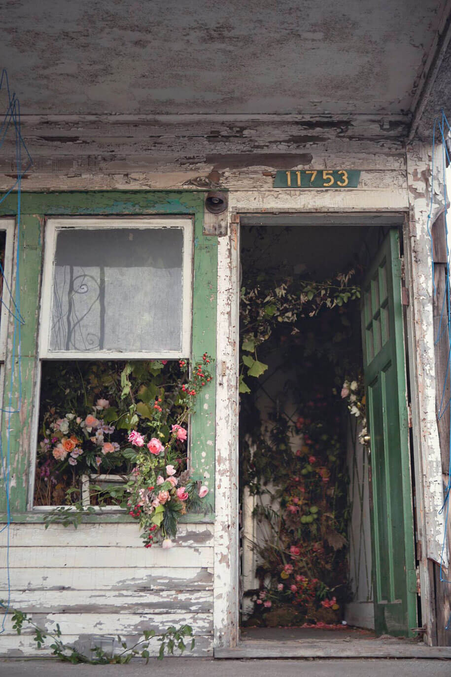 abandoned-house-transformed-flower-house-lisa-waud-heather-saunders-31
