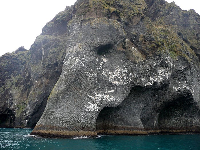 stunning-elephant-rock-formation-cliff-heimaey-iceland-1
