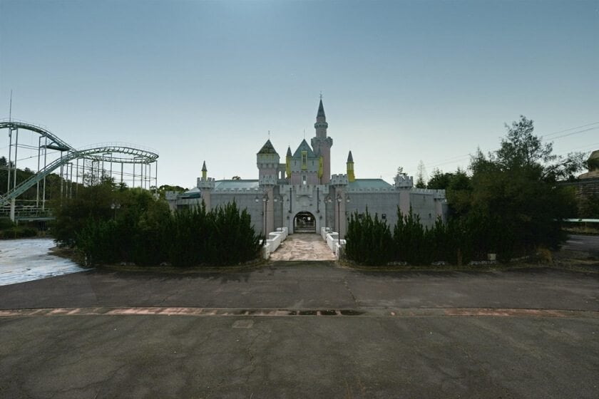 reginald-van-de-velde-abandoned-amusement-parks-fy-28