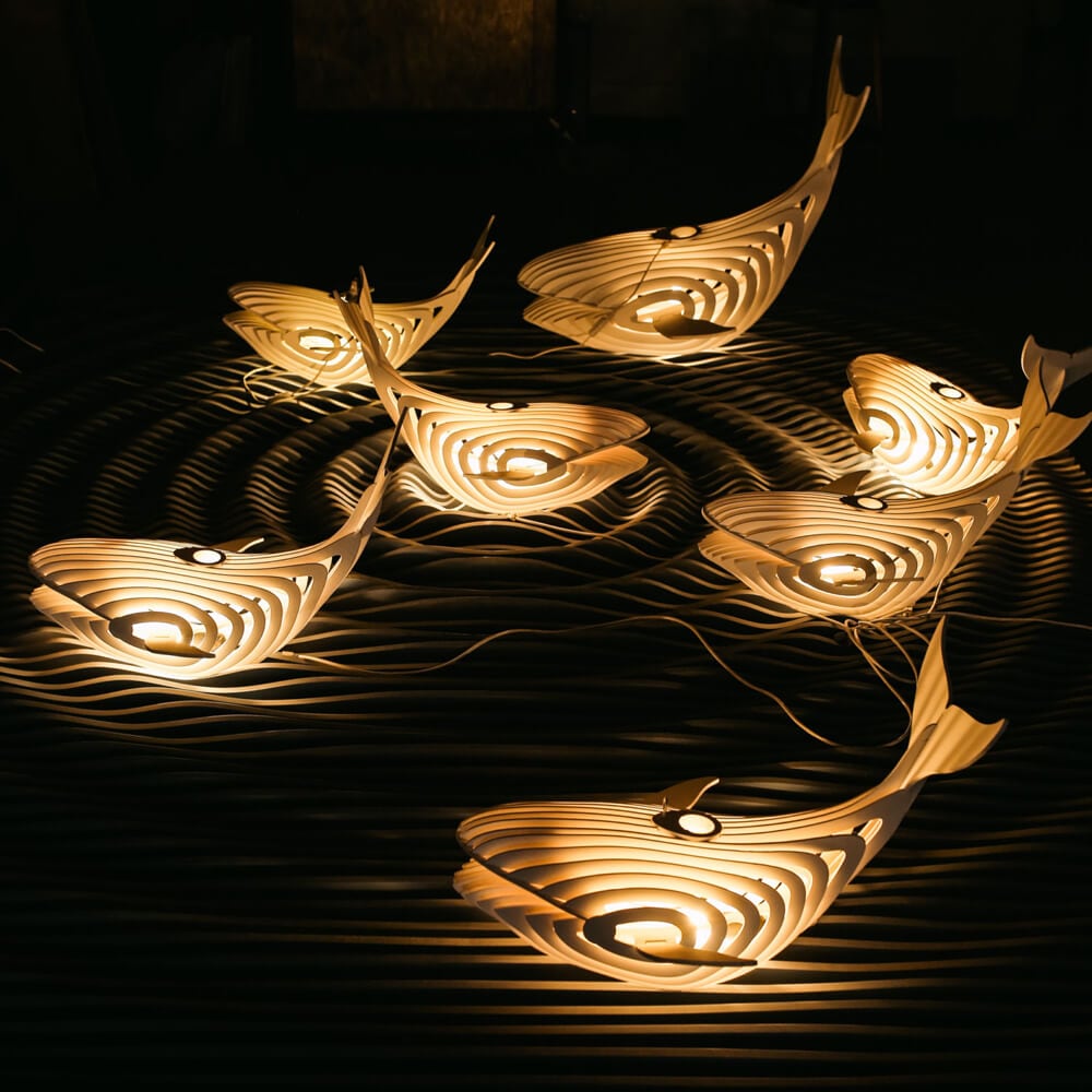 wooden-whale-lamp-5