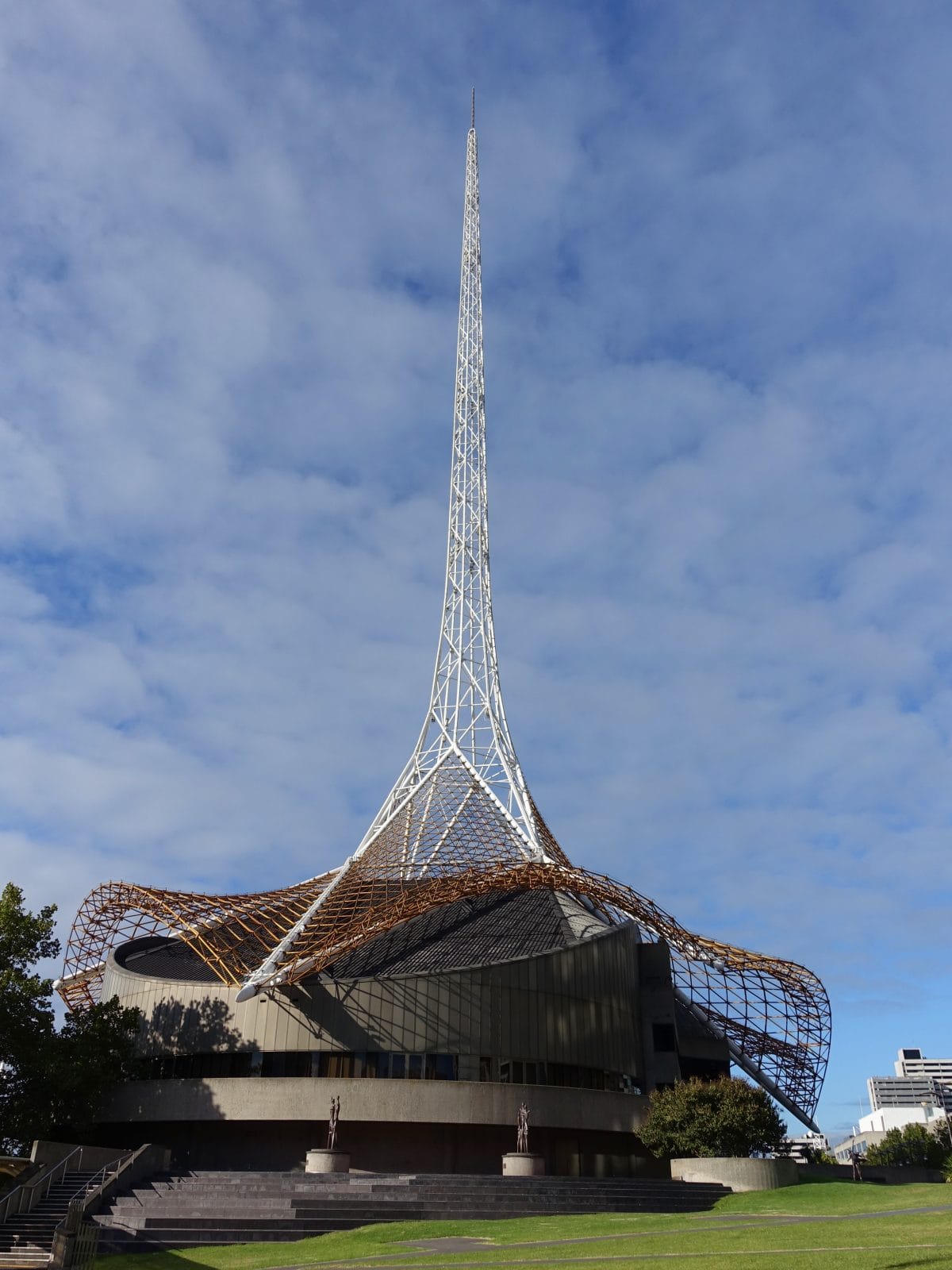 this image has an empty alt attribute; its file name is the-melbourne-arts-centre-spire_t20_2jxlm6-1200x1600.jpg