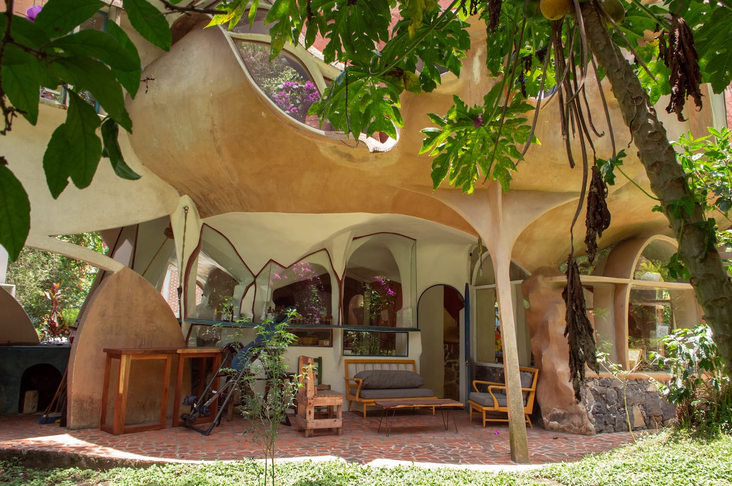 Casa de los Milagros: The Enchanting House of Dreams in Mexico